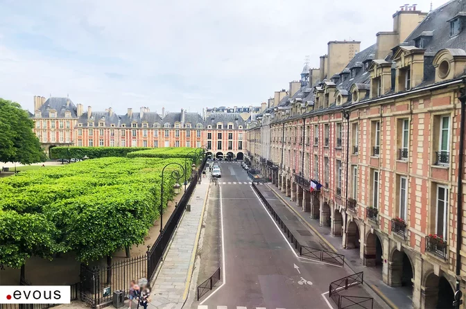 Place des Vosges vue de la Maison de Victor Hugo